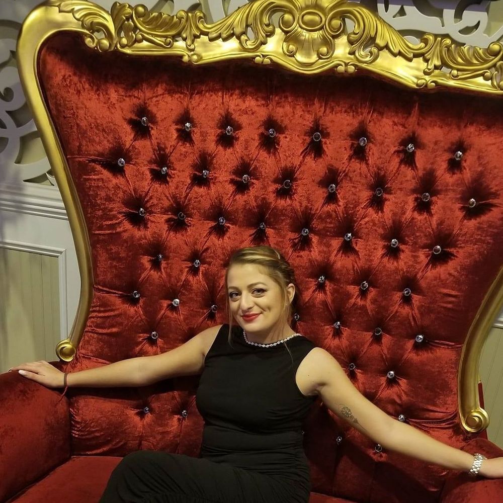 Meet your Posher, Gena